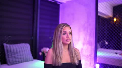 IvyRowa online show from 01.12.25