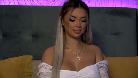  Ivy  online show from 01.14.25