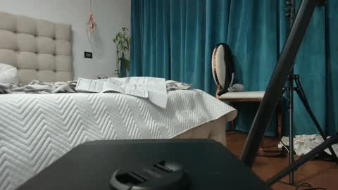  Ivy  online show from 02.05.26