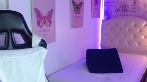 Ivy online show from 02.14.25