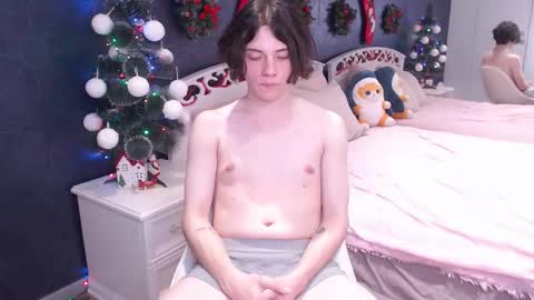 Maxim online show from 12.22.25