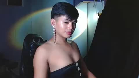 Snapshot of iya143 chatting on 10.30.25 iya143 online show from 10.30.25