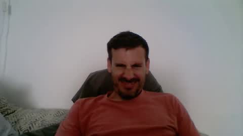 Snapshot of iyoperro chatting on 05.04.26 Casandro online show from 05.04.26