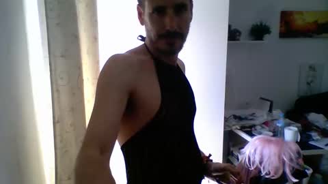 Snapshot of iyoperro chatting on 05.16.26 Casandro online show from 05.16.26