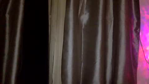 Snapshot of iysisfv chatting on 10.26.25 iysisfv online show from 10.26.25