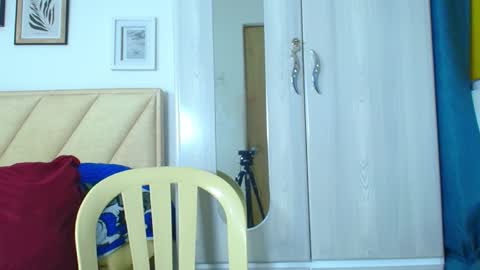 izaack online show from 12.13.25