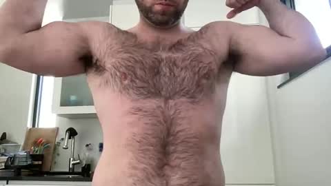 Izylduur online show from 04.08.26