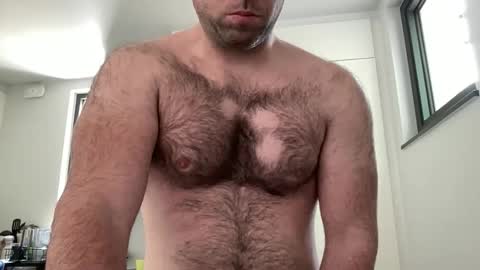 Izylduur online show from 04.21.26