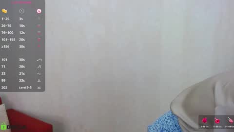 Snapshot of izzy_cam chatting on 09.23.25 Queen of nylon Victoria online show from 09.23.25