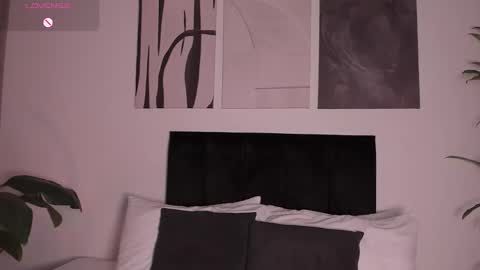 Snapshot of izzy_vega chatting on 11.03.25 Izzy vega online show from 11.03.25