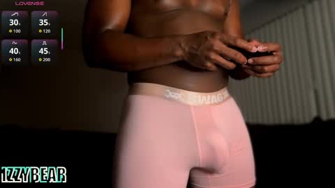 Snapshot of izzybear_ chatting on 09.13.25 IzzyBear online show from 09.13.25