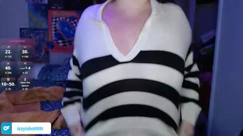 Snapshot of izzyishottttt chatting on 11.23.25 izzyishottttt online show from 11.23.25