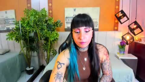 izzymoon_ online show from 05.28.26
