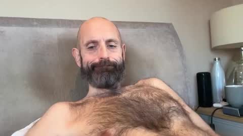 Snapshot of izzysboytoy1 chatting on 01.06.26 izzysboytoy1 online show from 01.06.26