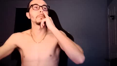 Snapshot of j1277 chatting on 01.21.25 Yoursexxyguy online show from 01.21.25