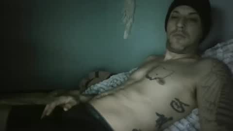 Snapshot of j_lion85 chatting on 11.18.25 j_lion85 online show from 11.18.25