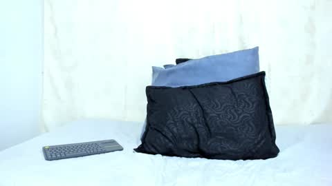 i am juan musiry independent model  online show from 02.06.25