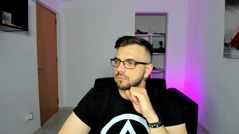 Snapshot of jace_thorne chatting on 11.01.25 Jace online show from 11.01.25