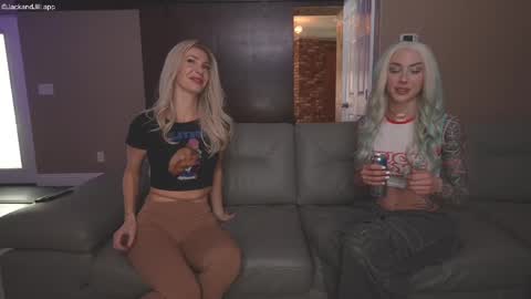 Snapshot of jackandjill chatting on 01.11.25 JackJill online show from 01.11.25