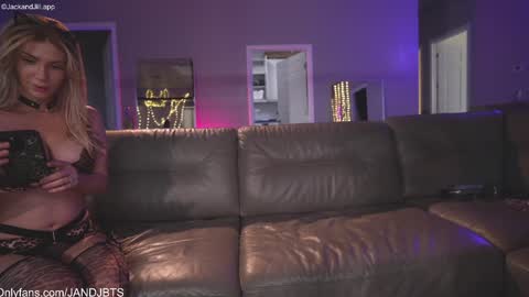 Snapshot of jackandjill chatting on 09.28.25 JackJill online show from 09.28.25