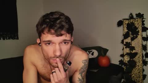 Snapshot of jackdesfeux chatting on 10.27.25 Jack online show from 10.27.25