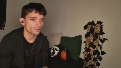 Snapshot of jackdesfeux chatting on 10.29.25 Jack online show from 10.29.25