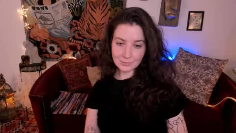 Snapshot of jackiebard chatting on 10.03.25 Jackie Byrd online show from 10.03.25