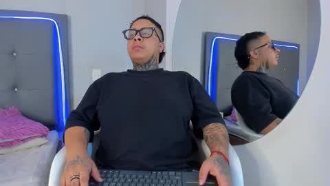 Snapshot of jacob_garciaa chatting on 11.23.25 TJ online show from 11.23.25