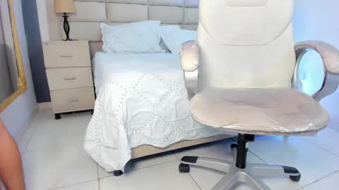 Snapshot of jacobrobeerts chatting on 02.08.25 Jacob online show from 02.08.25