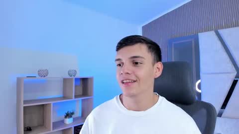 Snapshot of jacobrobeerts chatting on 11.17.25 Jacob online show from 11.17.25