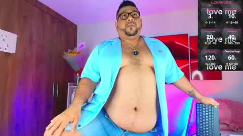 Snapshot of jacoob_woods chatting on 09.24.25 daddy sir master bear online show from 09.24.25