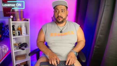 Snapshot of jacoob_woods chatting on 12.16.25 daddy sir master bear online show from 12.16.25