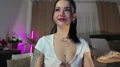 Jacqueline online show from 03.25.26