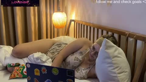 Snapshot of jacywinslat chatting on 01.19.26 jacywinslat online show from 01.19.26