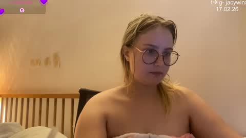 Snapshot of jacywinslat chatting on 02.17.26 jacywinslat online show from 02.17.26