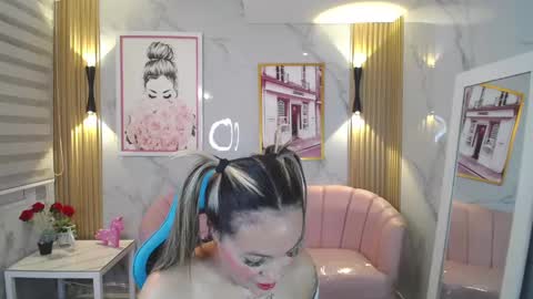 Snapshot of jade_jones_a chatting on 10.03.25 Jade online show from 10.03.25