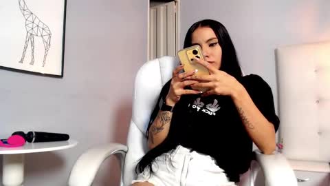 karlla scarlet online show from 12.31.24