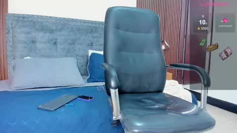 Snapshot of jade_scarllet chatting on 02.21.26 karlla scarlet online show from 02.21.26