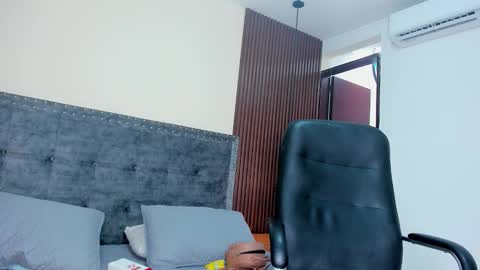 Snapshot of jade_scarllet chatting on 02.24.26 karlla scarlet online show from 02.24.26