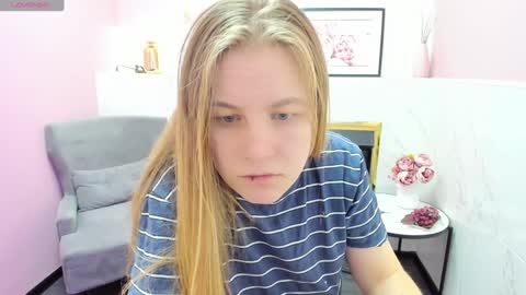 Snapshot of jade_soft chatting on 01.11.25 Jade online show from 01.11.25