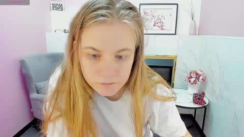 Snapshot of jade_soft chatting on 02.02.25 Jade online show from 02.02.25