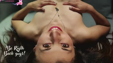 jade white  online show from 03.12.25