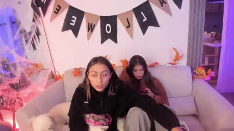 Snapshot of jade_ws chatting on 10.11.25 Jade online show from 10.11.25