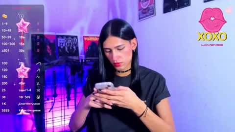 Snapshot of jadebenett chatting on 02.19.25 Jade Benett online show from 02.19.25