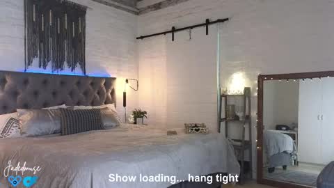 Snapshot of jadedmuse chatting on 09.18.25 Jade online show from 09.18.25