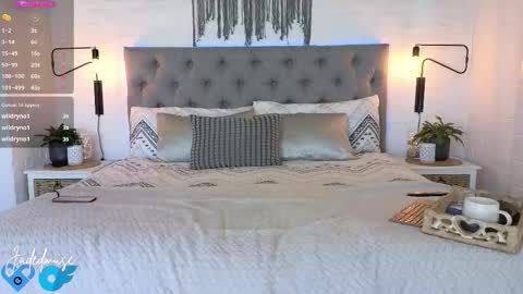 Snapshot of jadedmuse chatting on 10.28.25 Jade online show from 10.28.25