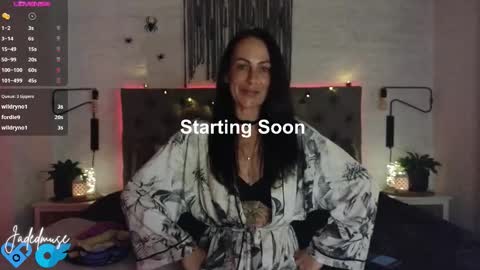 Snapshot of jadedmuse chatting on 10.31.25 Jade online show from 10.31.25