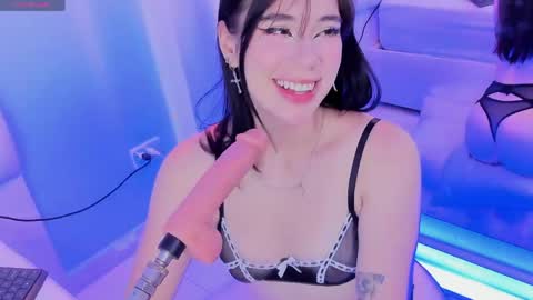 Jade Red  online show from 04.19.26