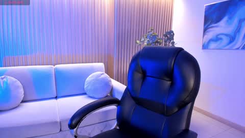 Snapshot of jadeevansx chatting on 12.14.24 JADE EVANS online show from 12.14.24