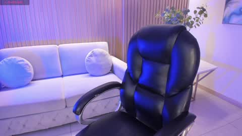 Snapshot of jadeevansx chatting on 12.22.24 JADE EVANS online show from 12.22.24